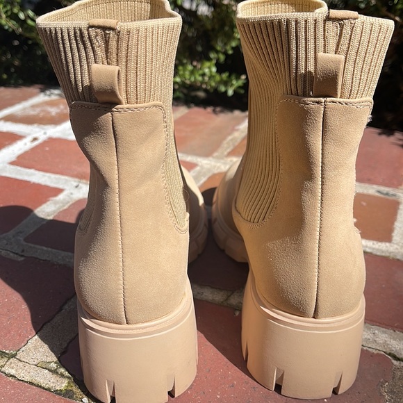 *NWT* Amazon Chelsea Chunky Block Heel Ankle Platform Booties / 7.5 / Tan - Picture 9 of 16